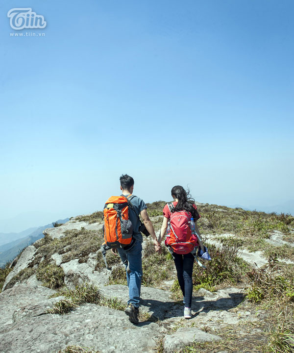 Bộ ảnh cực chất của cặp đôi mê phượt trên đỉnh Pha Luông