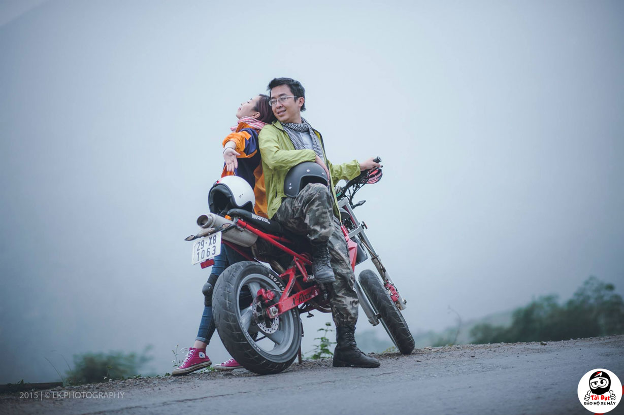 Bộ ảnh tình yêu của 1 cặp đôi đậm chất phượt ở Hà Giang
